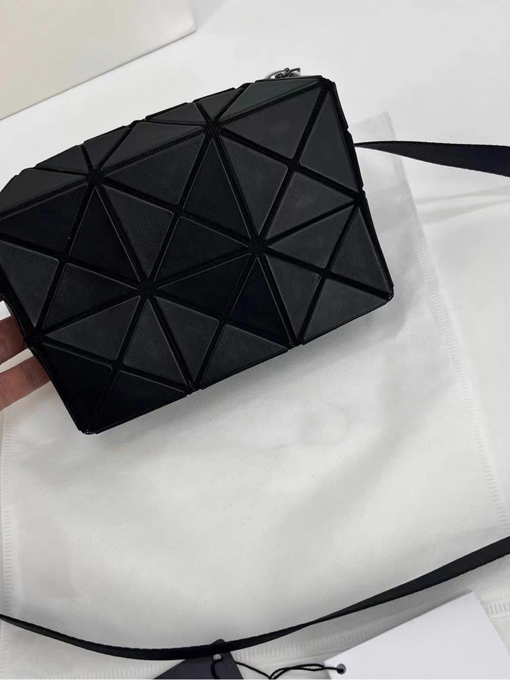 Modern Black Geometric Crossbody Bag - Sleek Women's Shoulder Bag